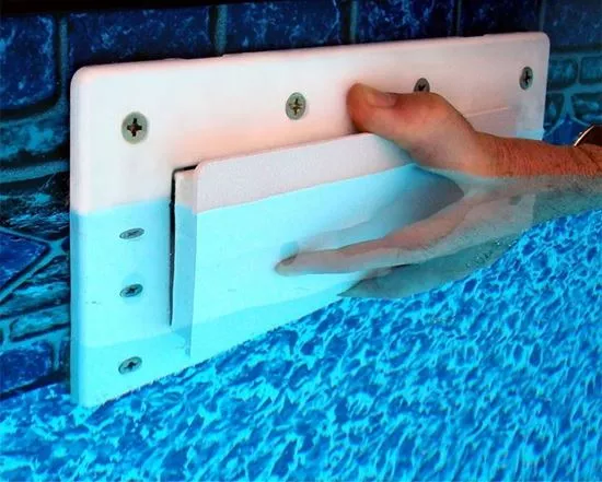 Skimmer plug winter closure for igwmh